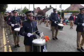 A momentary stop in the parade